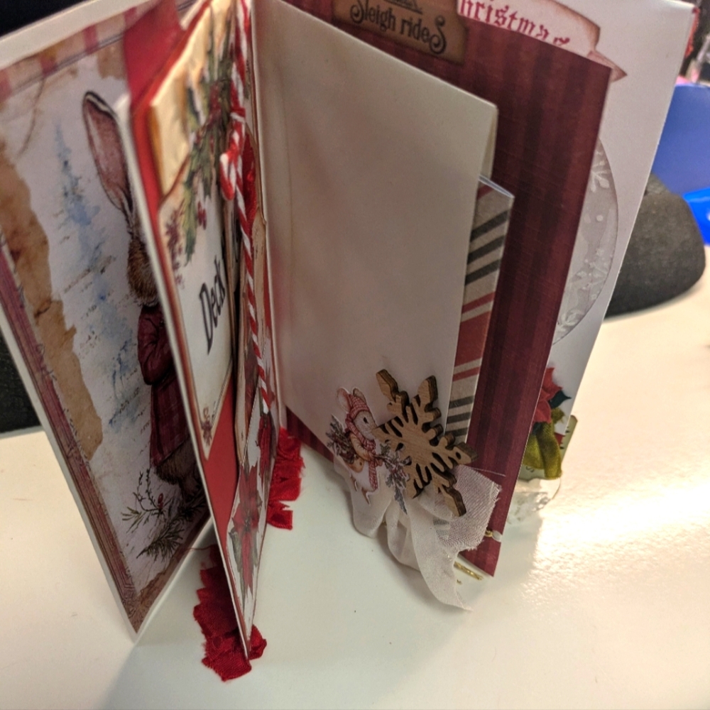Mini scrapbook - Picture 6 of 6